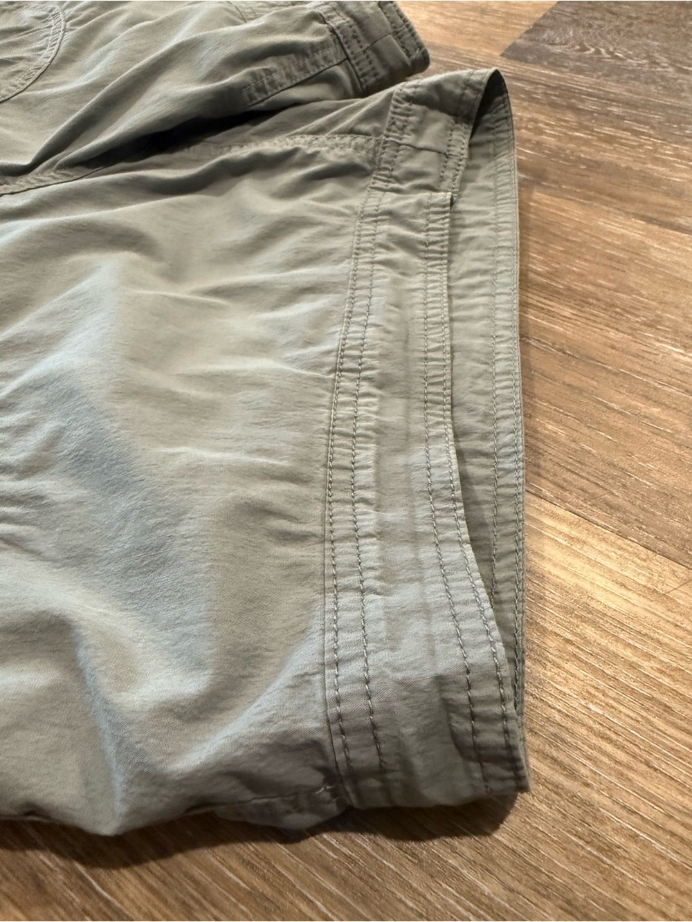 Kuhl Olive Green Women's 8 Hiking Shorts - Picture 3 of 15
